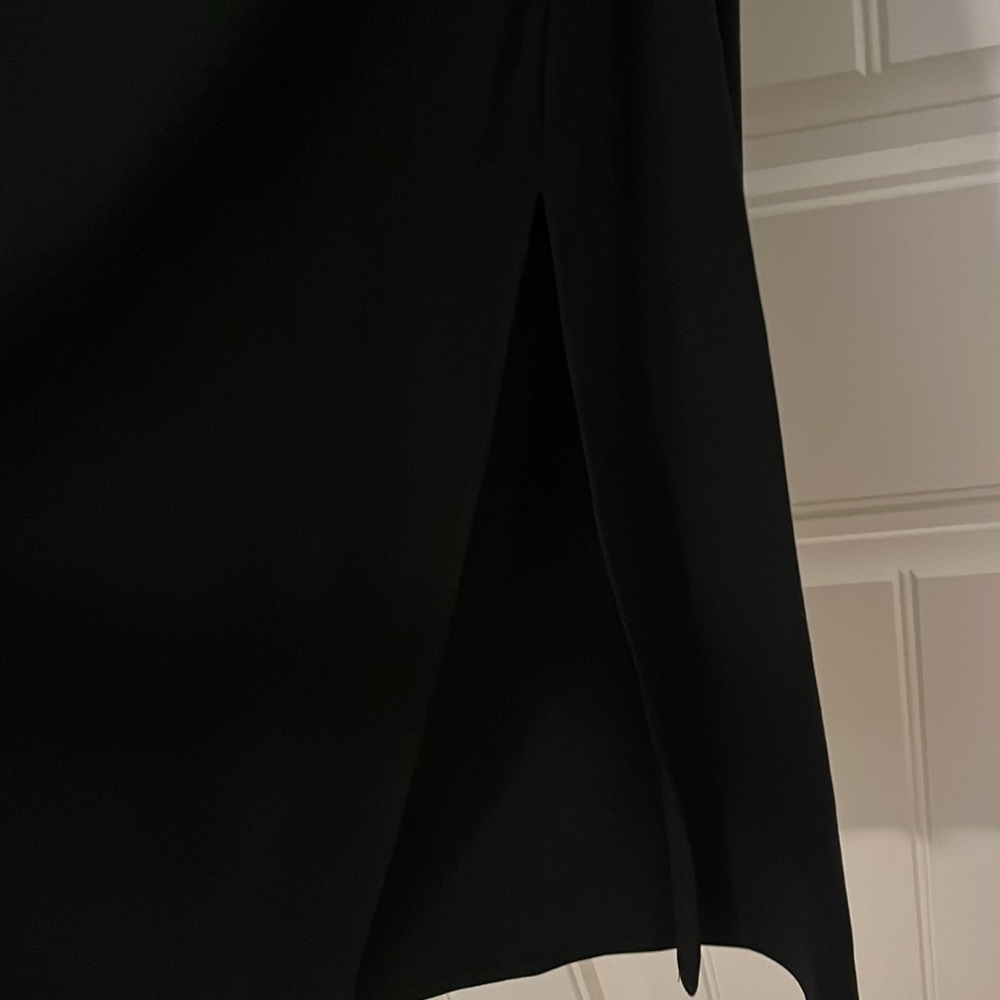 NWT black fitted dress sleeveless cinching on the side - Picture 5 of 8